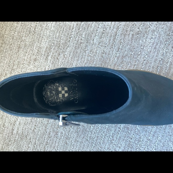 Vince Camuto black booties size 8 1/2 - NEW - Picture 3 of 6